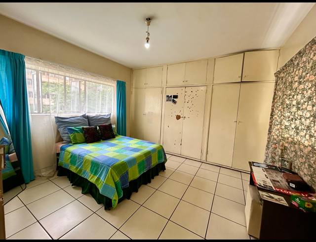 3 BEDROOM APARTMENT FOR SALE IN SUNNYSIDE